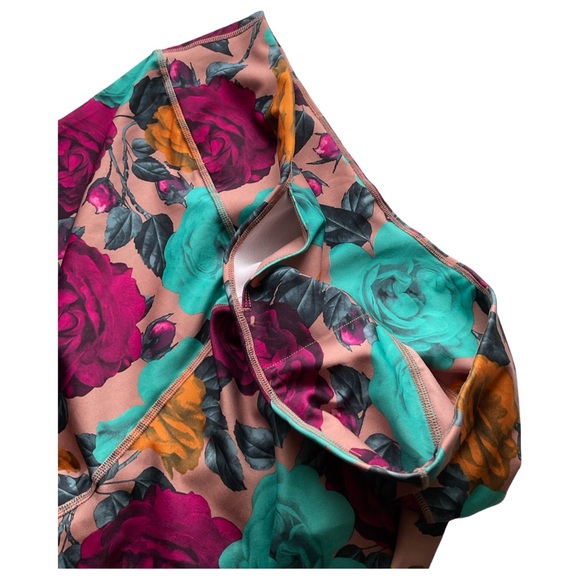 Nike Floral Patterned Shorts Size XL - Picture 4 of 6